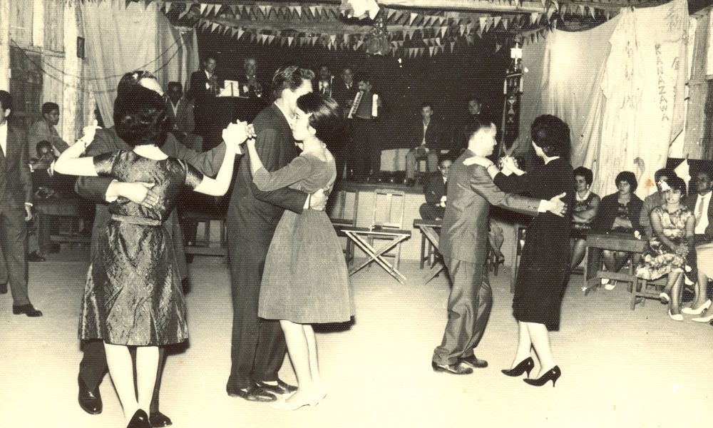 新年などには、公民館でダンスパーティが行われていた。