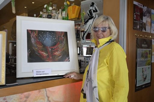 Bei einem guten Glas Prosecco lud der Gmundner Kunstverein gemeinsam mit dem Brandl zu gemütlichem Beisammensein ein.
