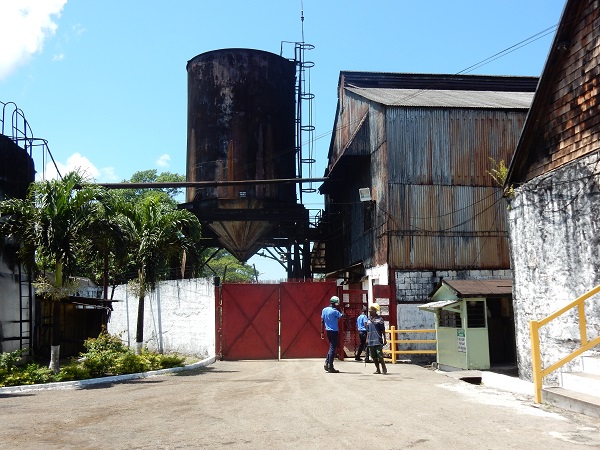 Wir besuchen die Fabrik, von drinnen dürfen wir keine Fotos machen