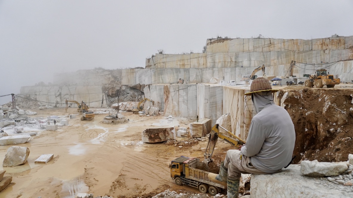 Formation and Composition of Vietnam White Marbles from Luc Yen