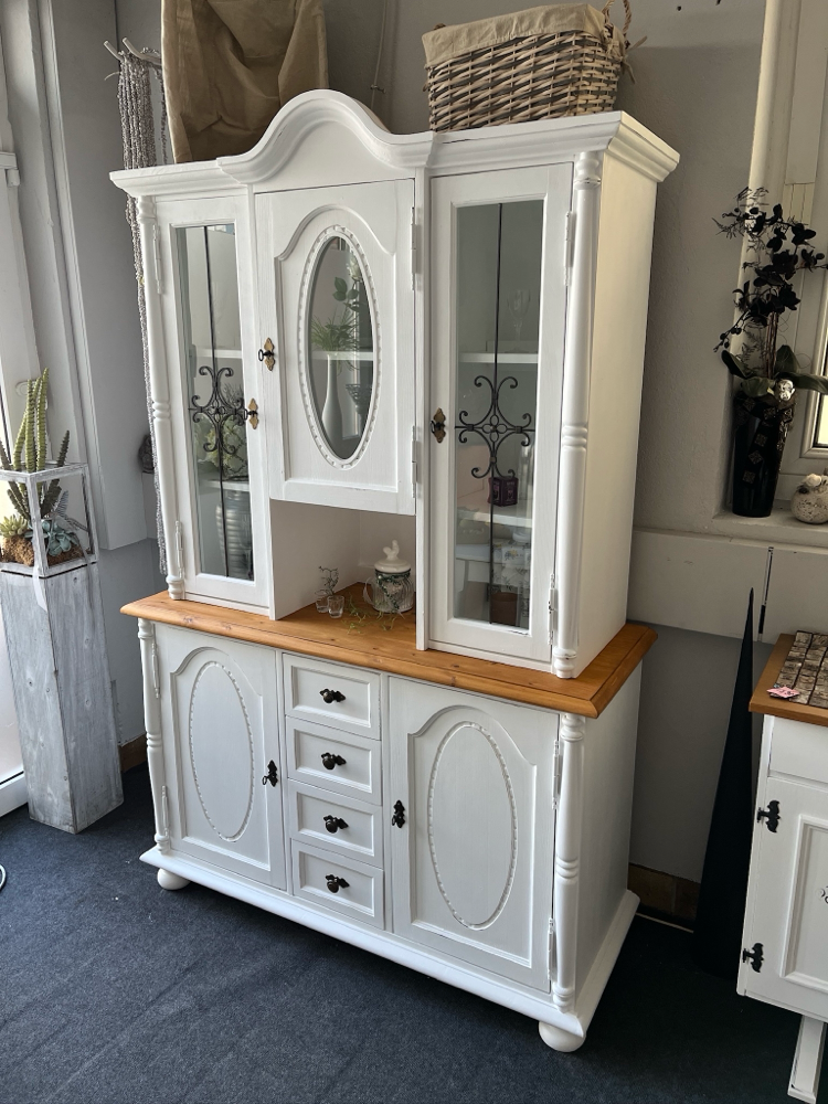 690 €, Breite 130 x Höhe 200 x Tiefe 49 cm, Höhe Unterteil: 85 cm, Höhe Oberteil: 115 cm