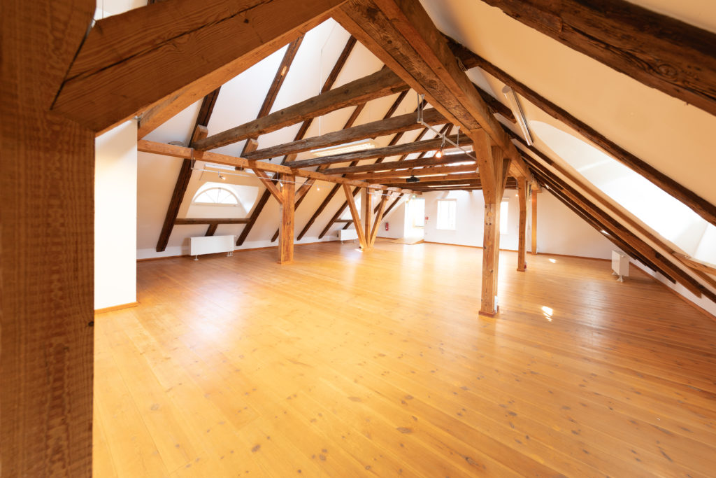 Yoga-Seminarraum im Dachgeschoss