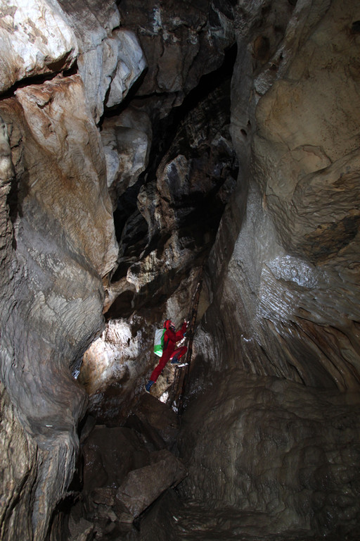 Sumgan Kutuk cave