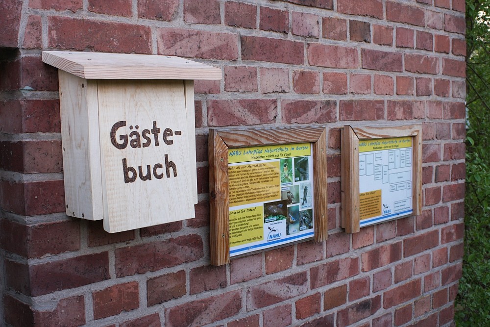 April 2013: Gästebuchkasten am Lehrpfad installiert!