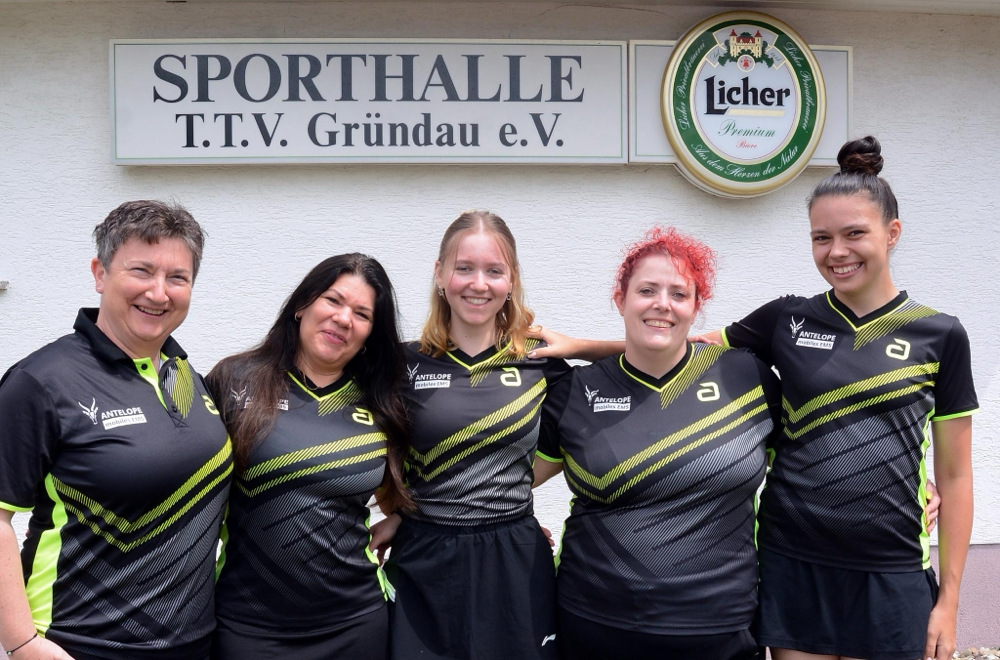 Mannschaftsfoto 24/25, v. l. n. r.: Anita, Celina, Vanessa, Janine. Es fehlen Lena und Urte.