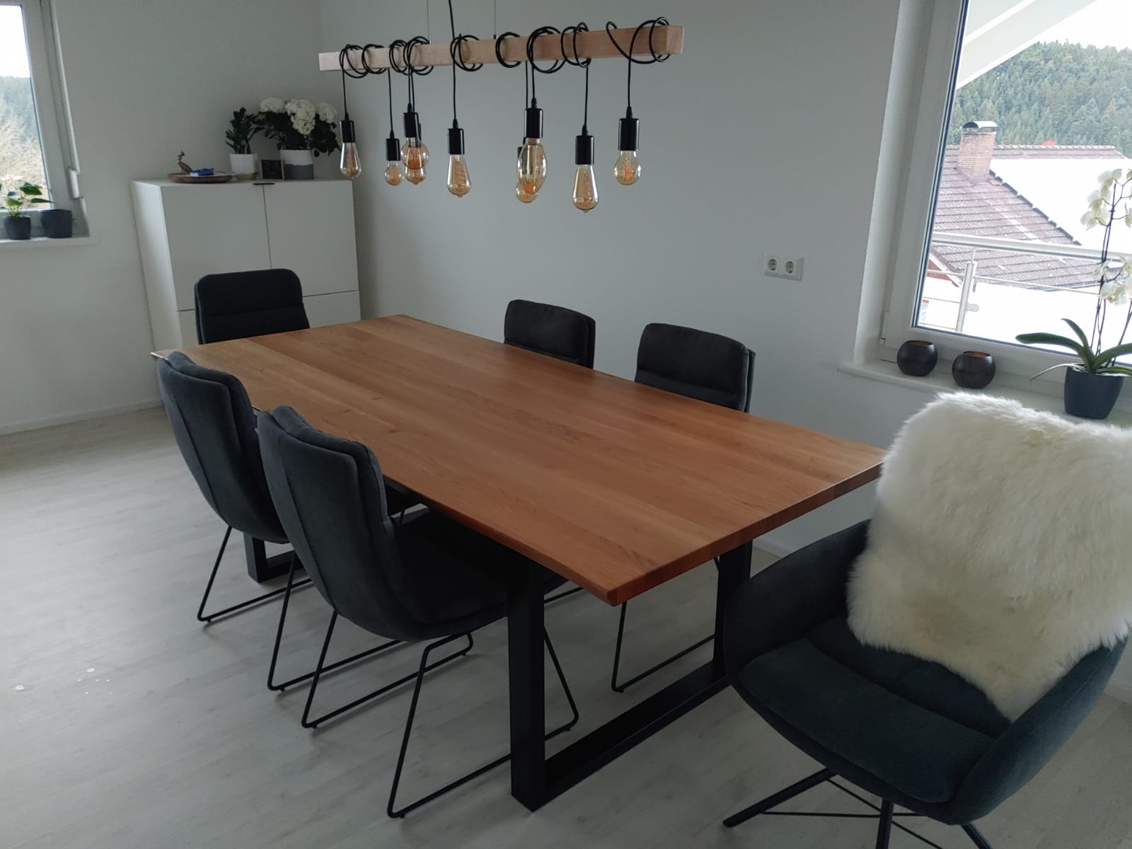 Eiche massiv Esstisch, 2,20m mit Waldkante, 4cm strak