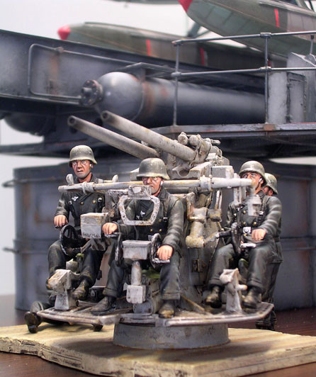 Die Flak ist nebst Figuren ein Fertigmodell von Figarti und ziemlich selten.