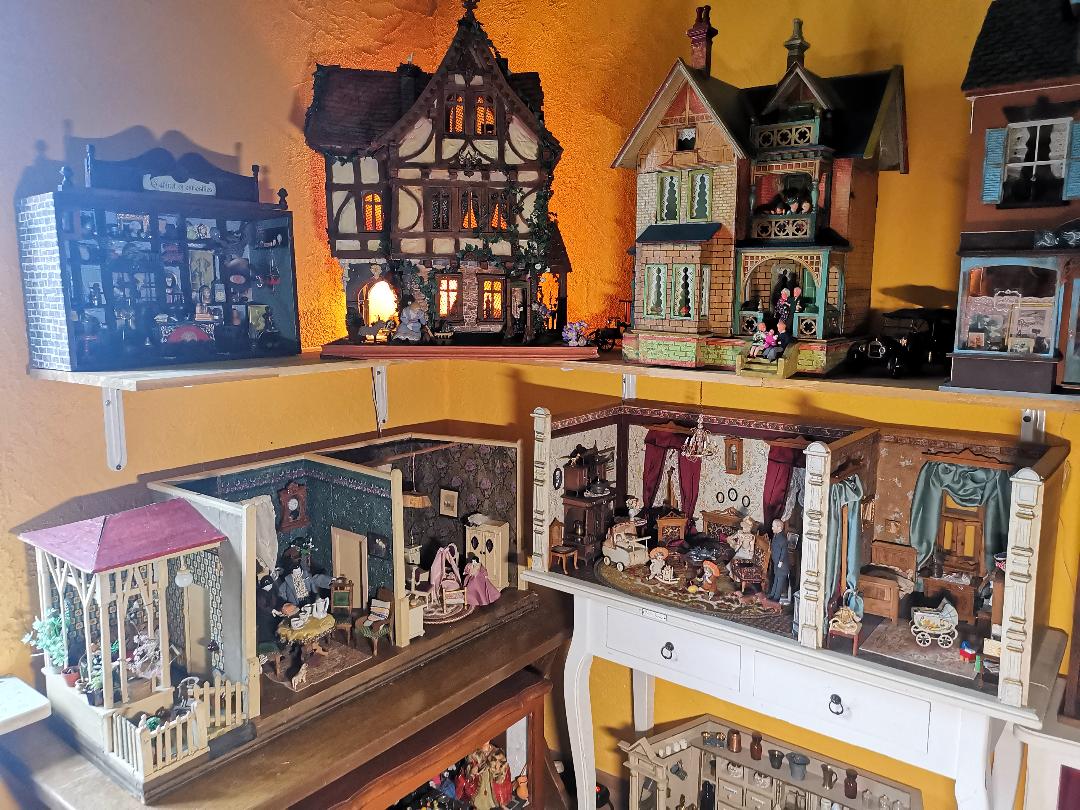 Alte Puppenhäuser