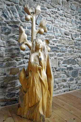 Copyright © Dominique Arnould