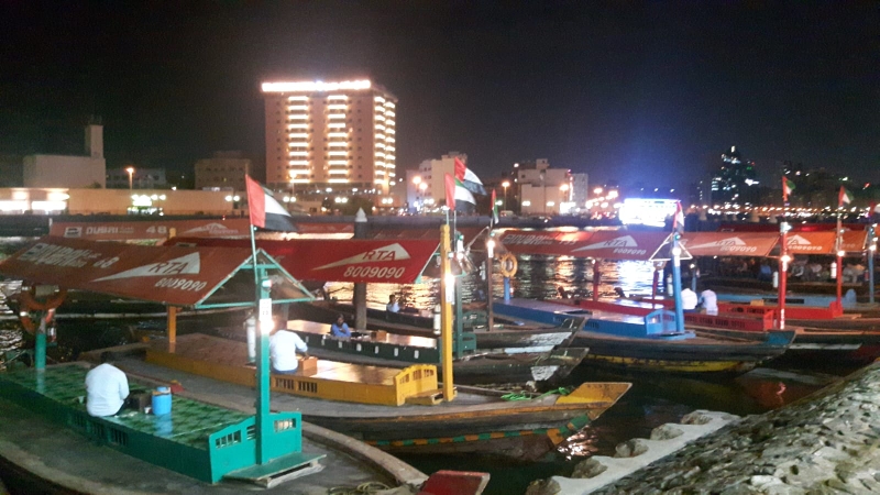 Wassertaxis am Creek