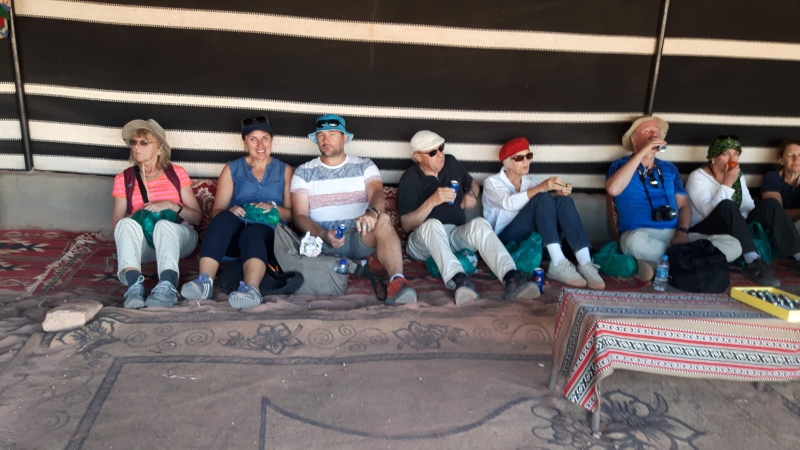 Lunch im Beduinenzelt