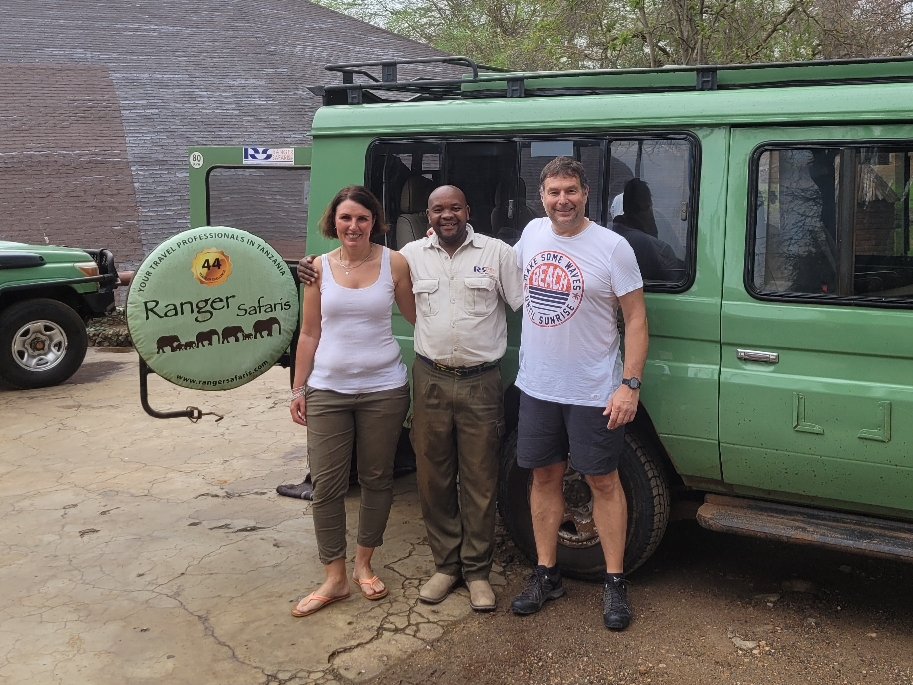 Fahrer Thomas mit uns beiden