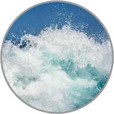 Welle am Meer, starke Brandung; chin. Element Wasser