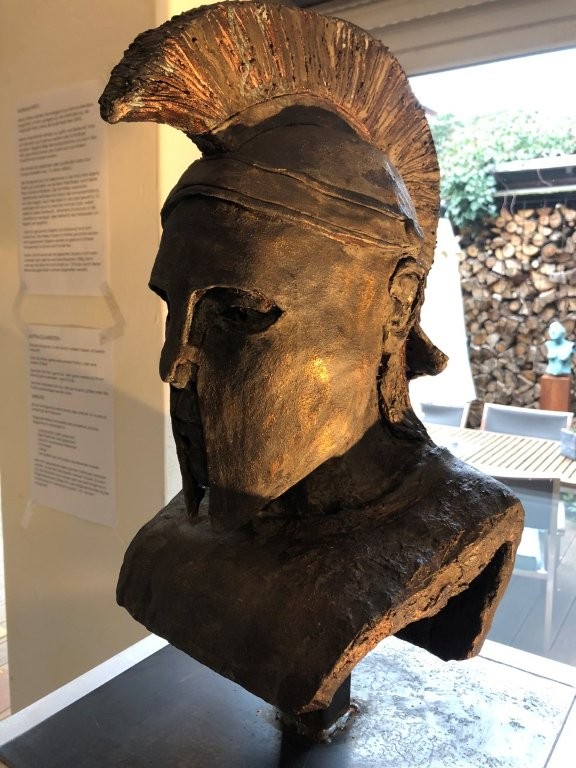 Björns Krieger  Ton hochgebrannt mit Bronzepatina - 2025 - auf Gebot