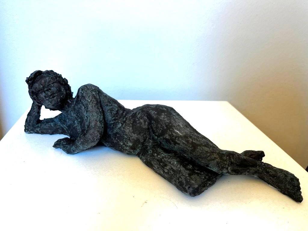 Die Liegende - Ton mit Patina - Länge ca. 20 cm - 2026 - 420.-€