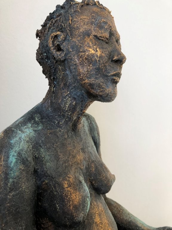 Die Yogafrau - Ton schwarz mit Bronzepatina - Höhe ca. 45 cm (2020) - 650.- €