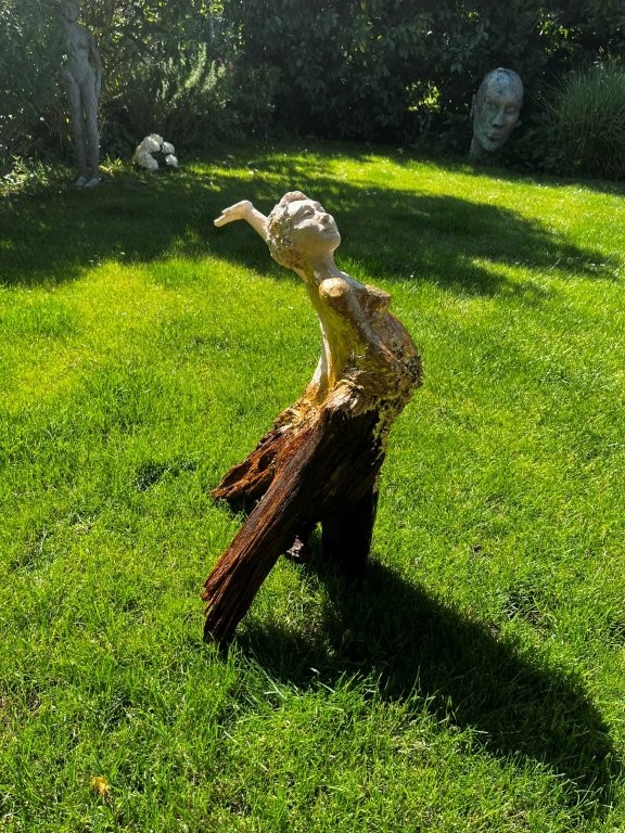 Ein Tanz gefällig... Ton auf Holz mit Gold - Hohe ca. 50cm, 2026 - 1600.-€