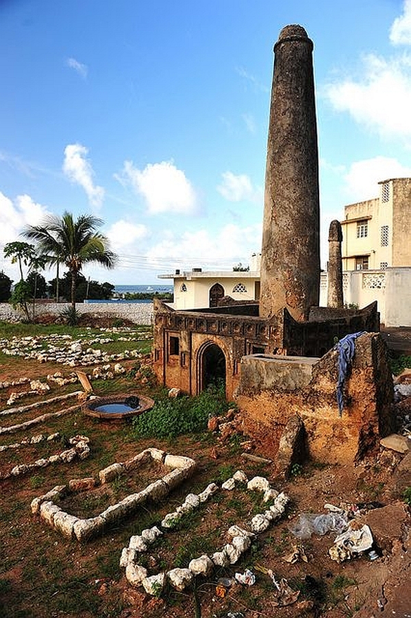 Pillar Tombs Jumaa Mosque Malindi, Kenya 