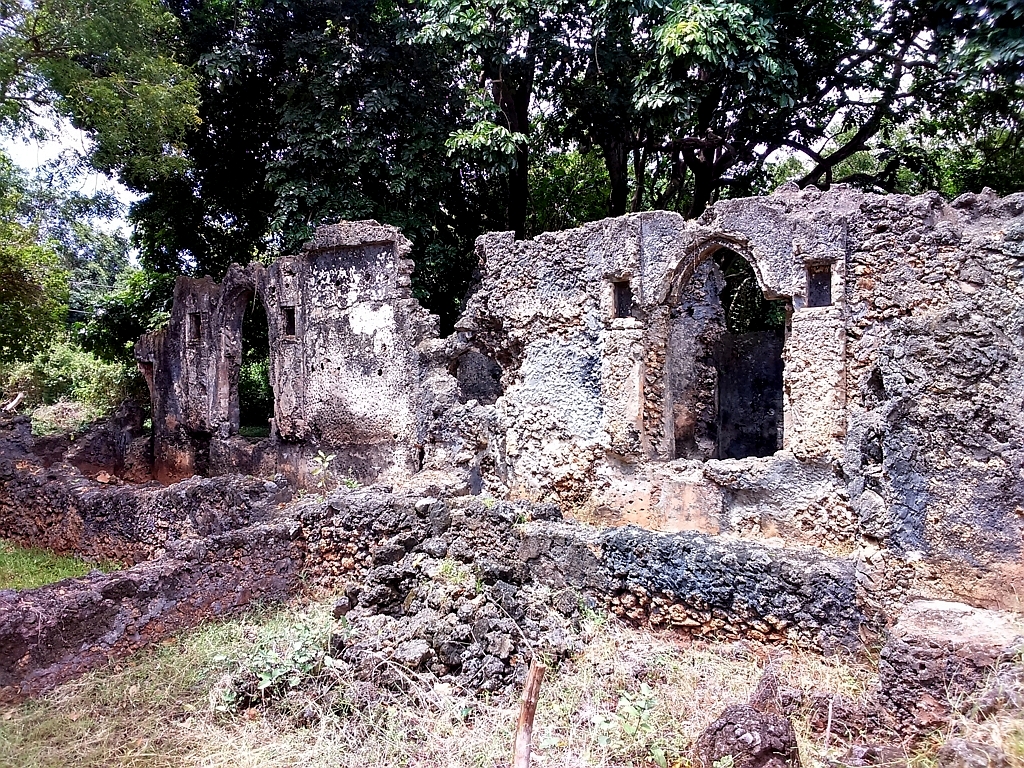 Rovine di Jumba La Mtwana, casa dalle molte porte
