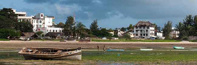 Malindi. Vista dalla rada nel quartiere di Shella sulla Silversand Road.
