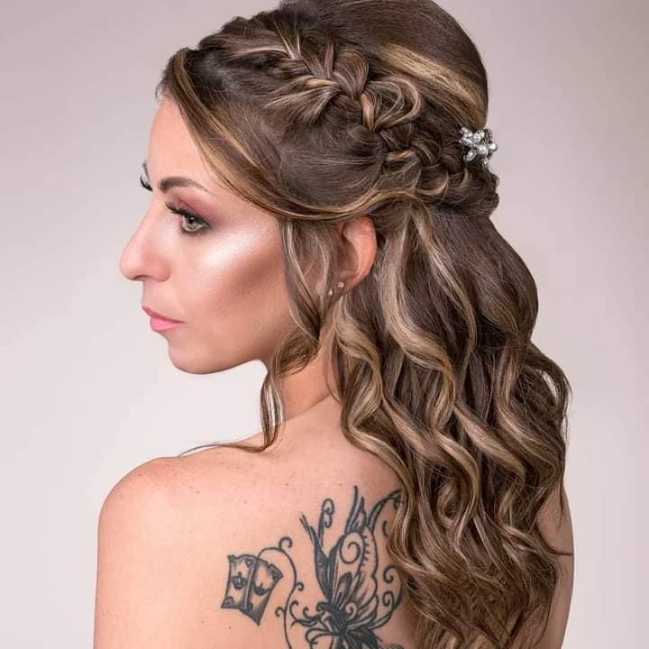 trucco e acconciatura sposa con treccia morbida, primo piano sposa trucco aerografo a Roma