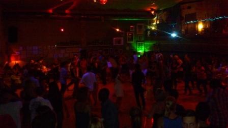 BEAT Club mit Rueda in zwei Kreisen