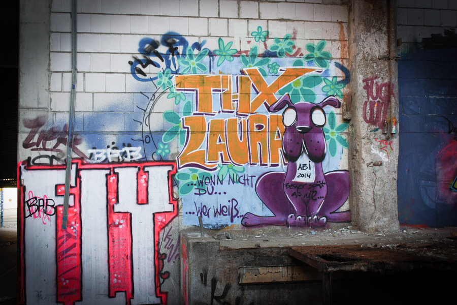Graffiti Kunst in alten Fabrikhallen
