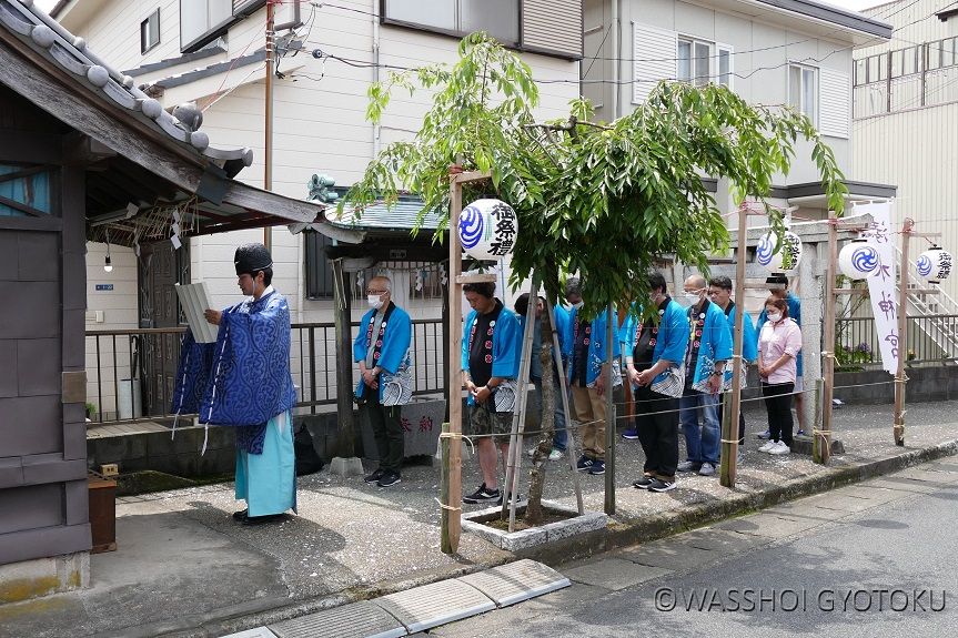 祭礼当日は、神社で神事が行われます