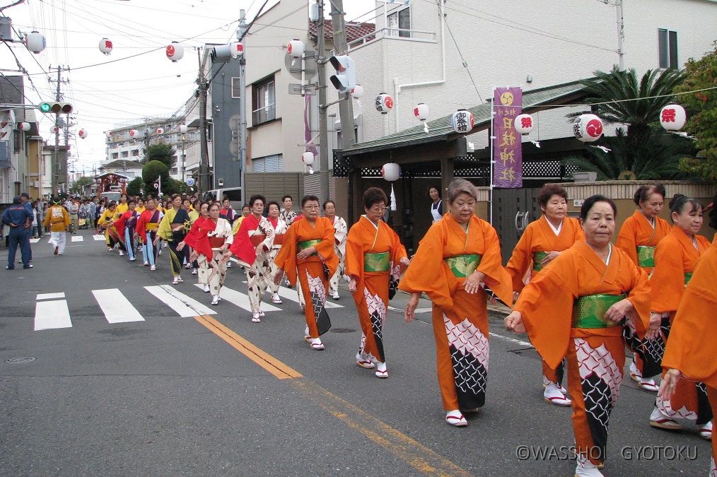 踊りのパレード