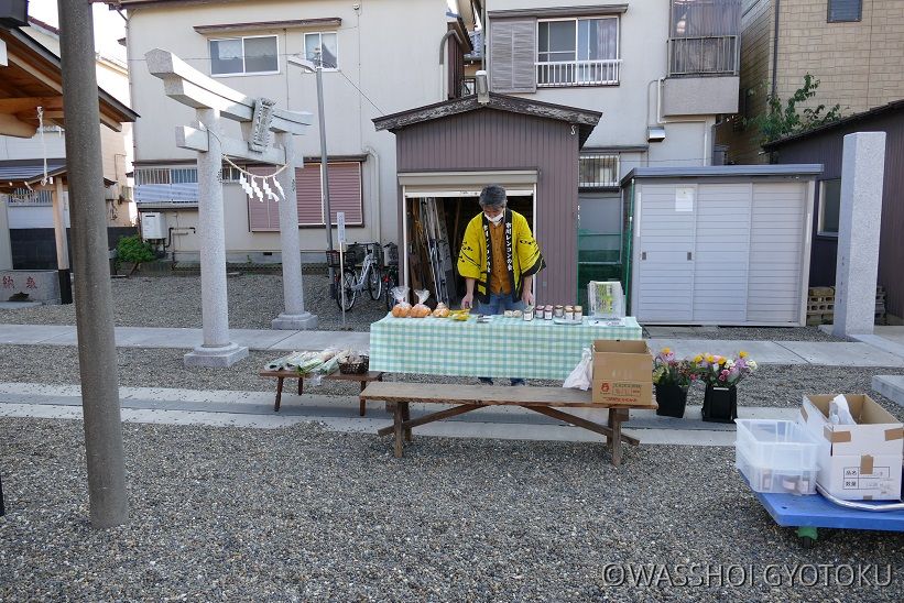 野菜やジャムなどが販売されていました