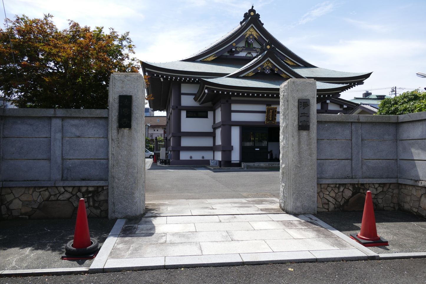 ⑤法伝寺裏門側の駐車場