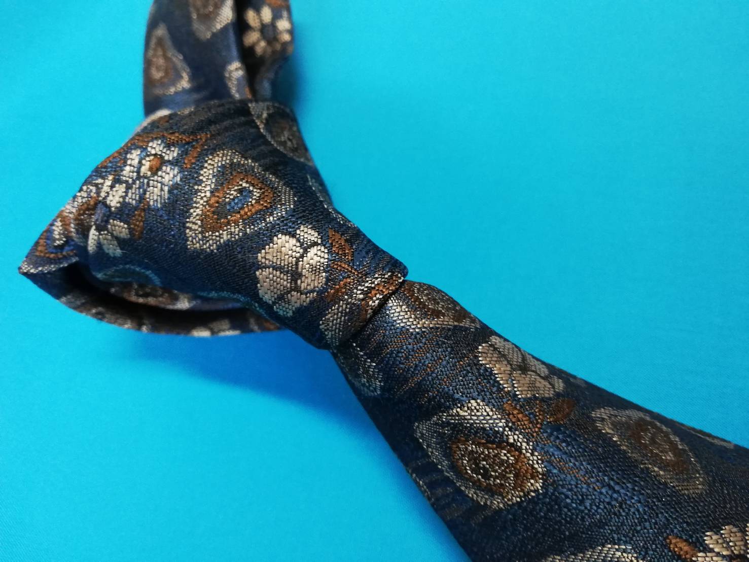 ネクタイは道具ではなくファッション