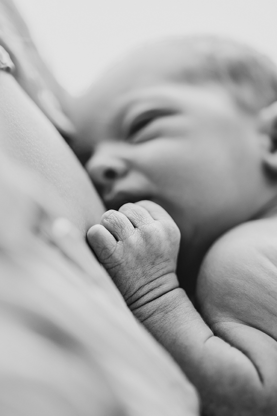 Babyshooting, newbornfotografie, newborshooting, Familyshooting in München, Familienfotgrafin, schwarz weiß Foto