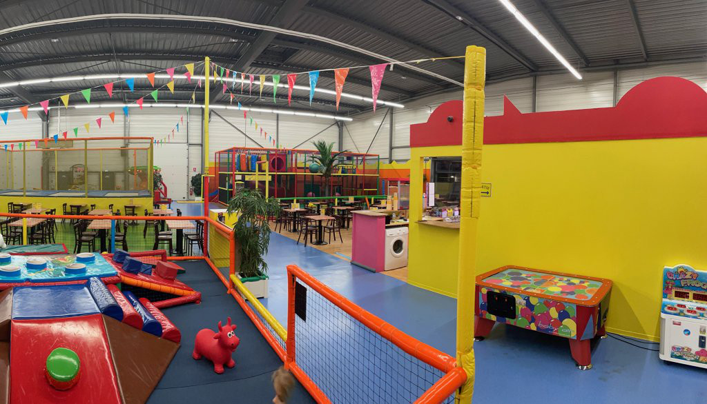 Trampolines, seconde structure de jeux et piste de karting