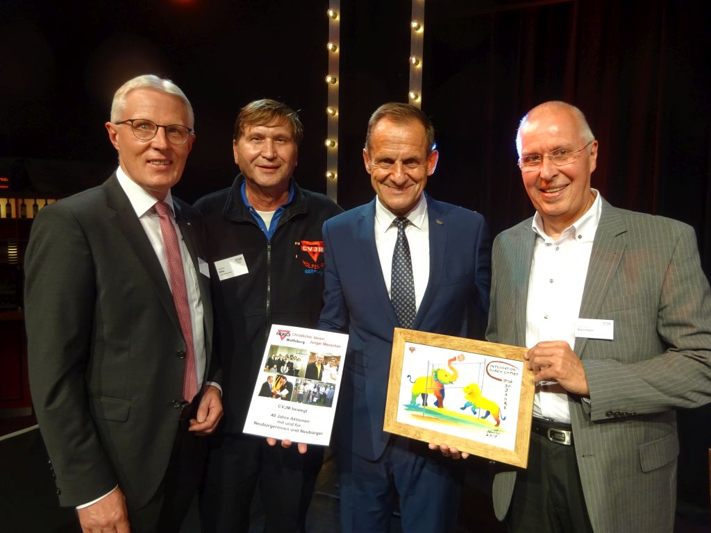 Reinhard Rawe (von links), Manfred Wille, DOSB-Präsident Alfons Hörmann und Karl-Heinz Steinmann