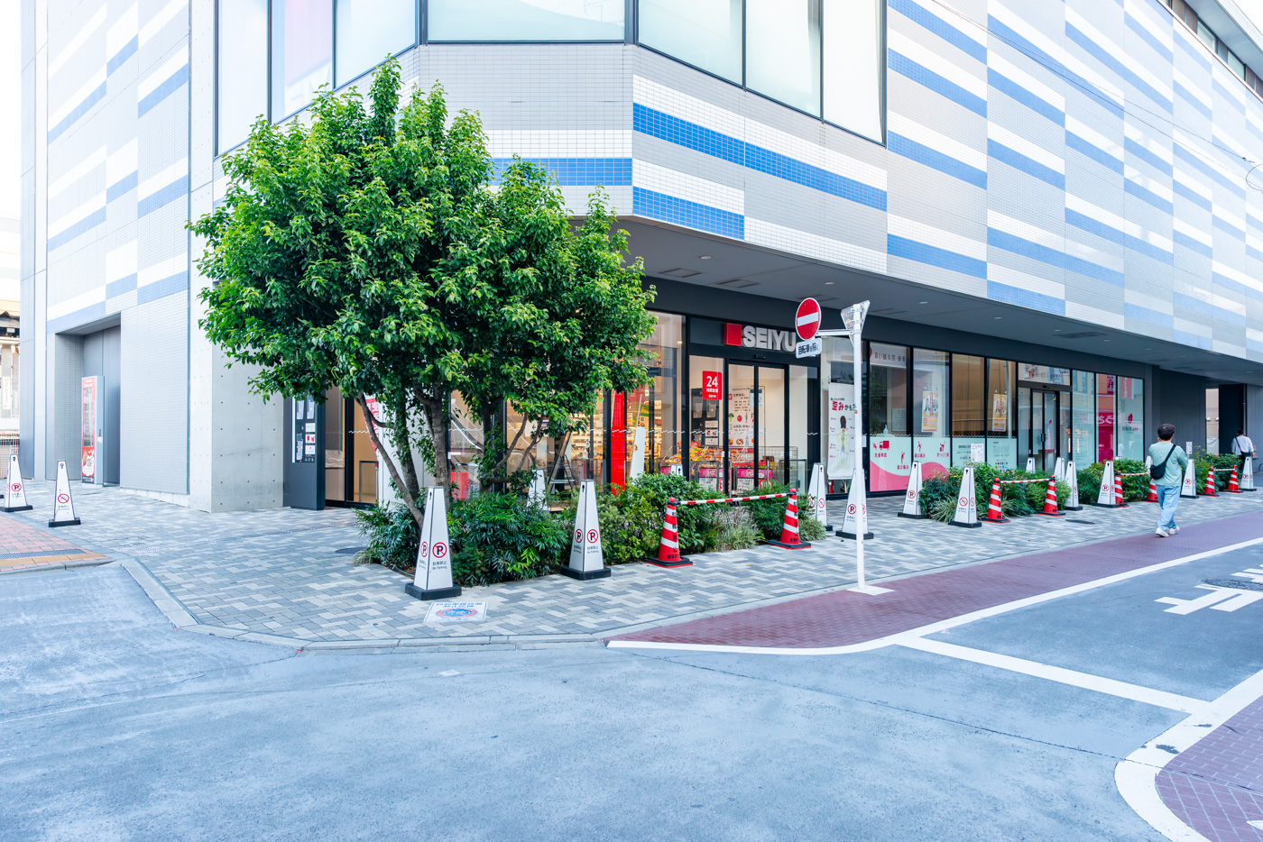 西友東長崎店（400m）※南口を出て左手に見えます