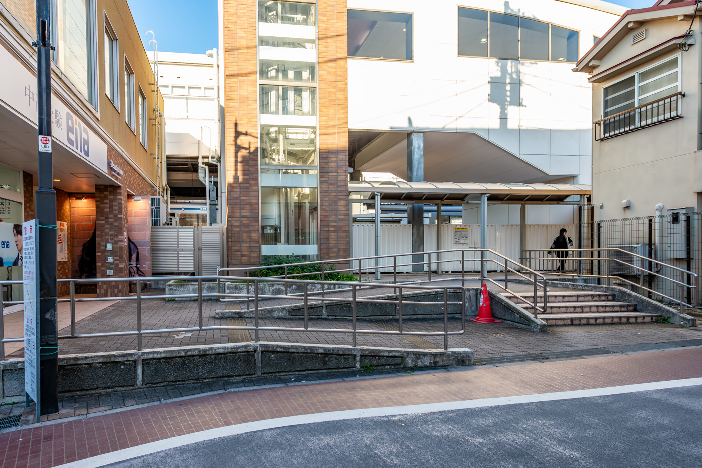 南口のエレベータ（320m）