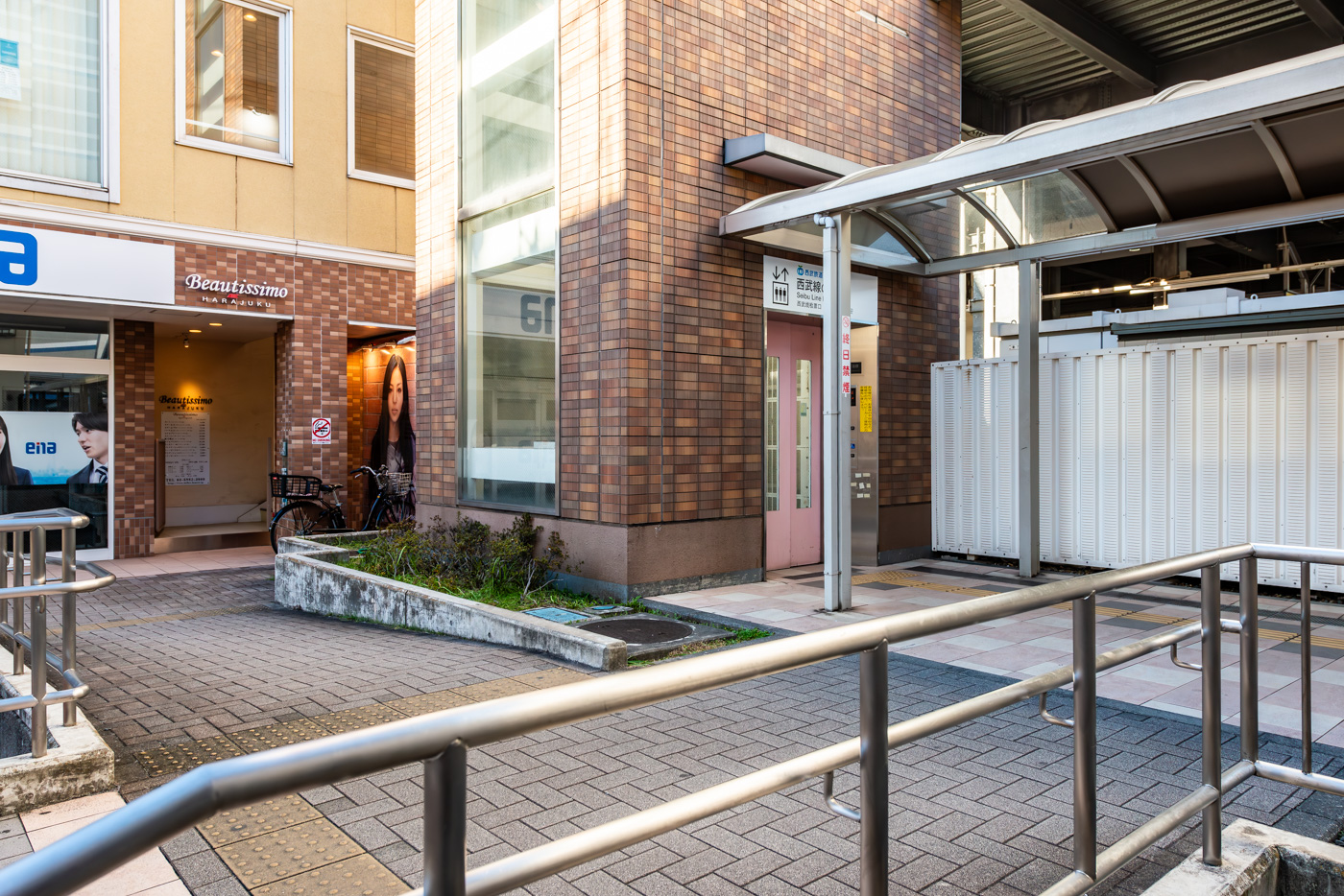 南口のエレベータは現地寄り