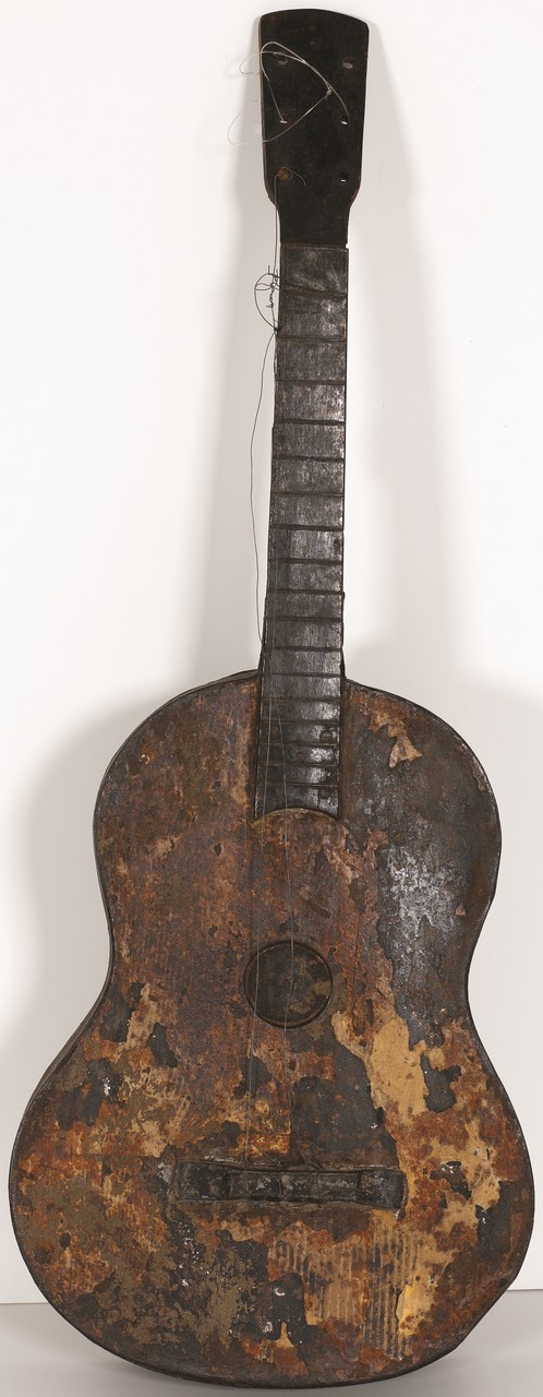 Customs Museum smuggler guitar | © António Chaves (AMTC Archive)