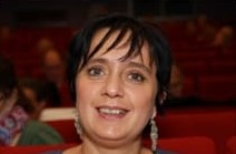 Stéphanie VALMAGGIA-DESMAISON, professeur des écoles puis chargée de communication au SE-UNSA, a obtenu son CAP de Cuisine...