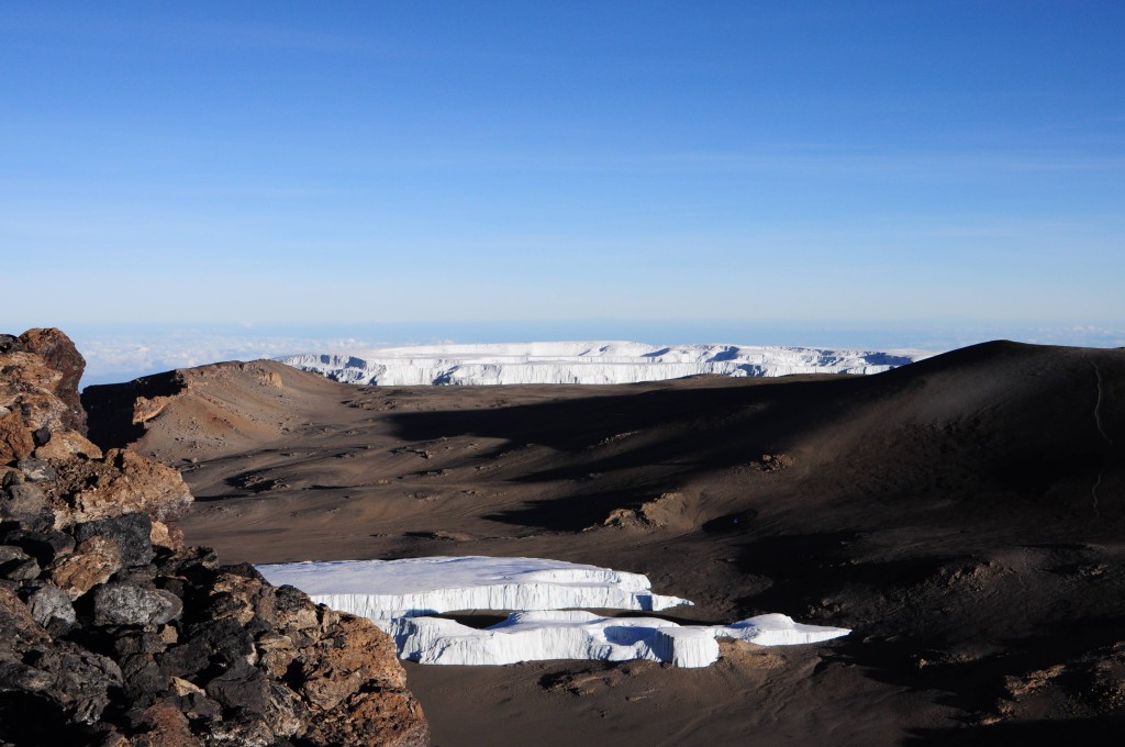 Kilimanjaro Krater - Länge: 80 km, Breite: 60 km