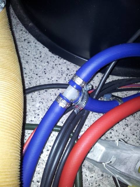 Wasserschaden unter dem Bett - Womo on Tour Webseite!