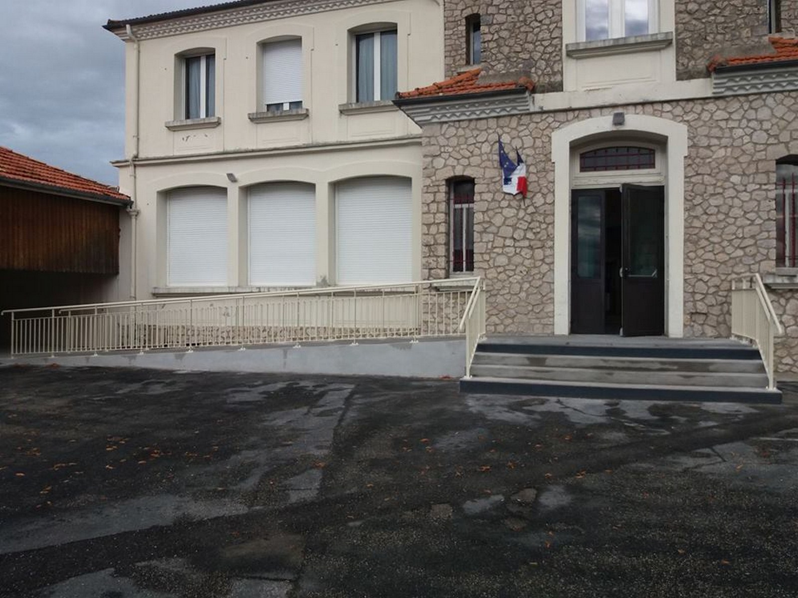 L'accès par plan incliné est fini