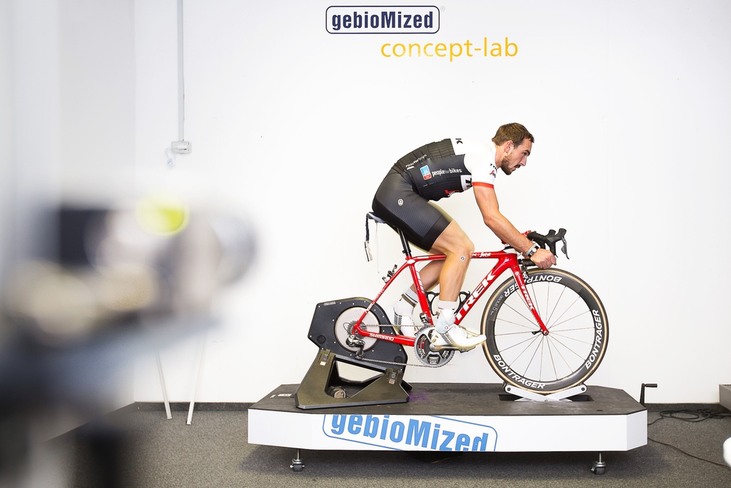 Radprofi John Degenkolb beim Bikefitting im concept-lab Münster (Foto: gebioMized)