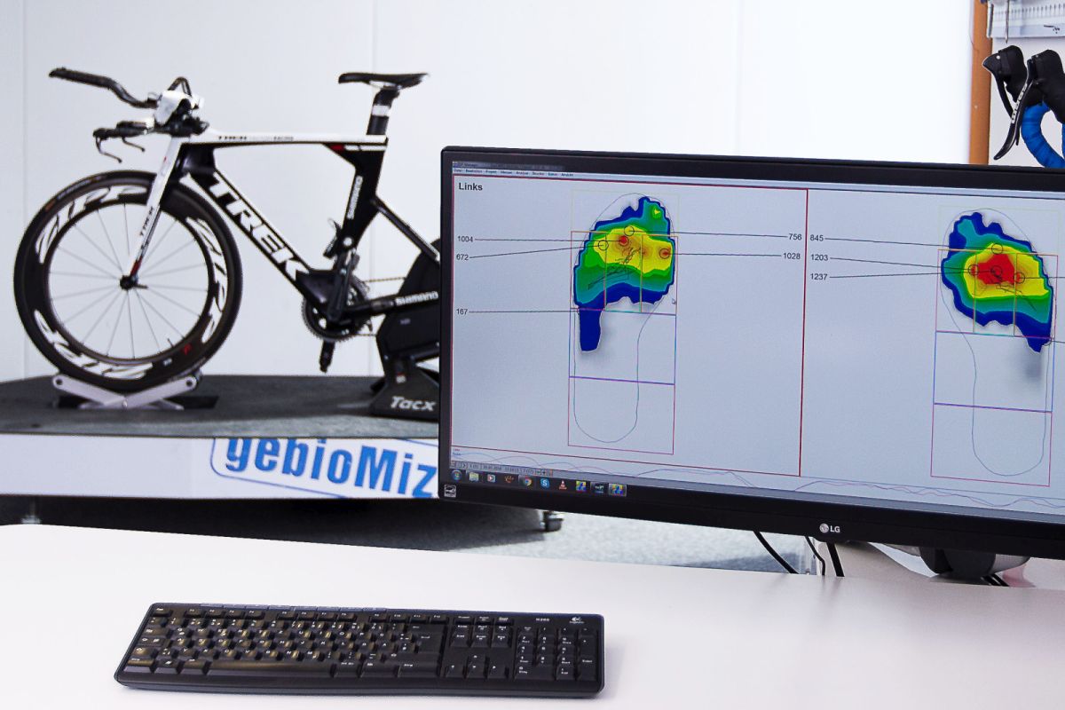 Analyse der Kraftübertragung auf die Pedale beim Bikefitting durch eine Fußdruckmessung