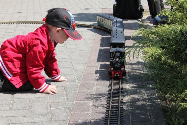 Eisenbahn fasziniert eben, egal, wie groß...