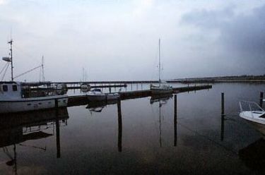 Im verwaisten Hafen von Grenå