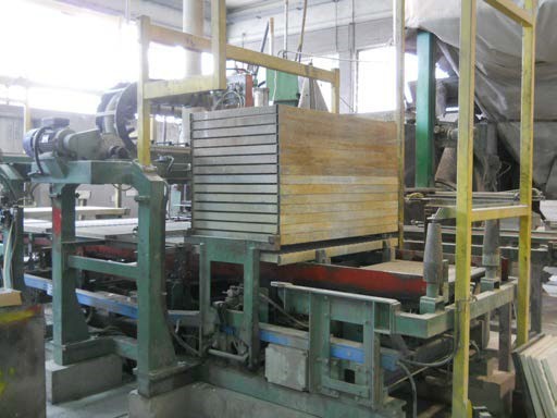 Pressa Longinotti K 805 - Caricatore materiale da levigare