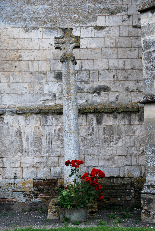 Croix en tuf classée à Huppy