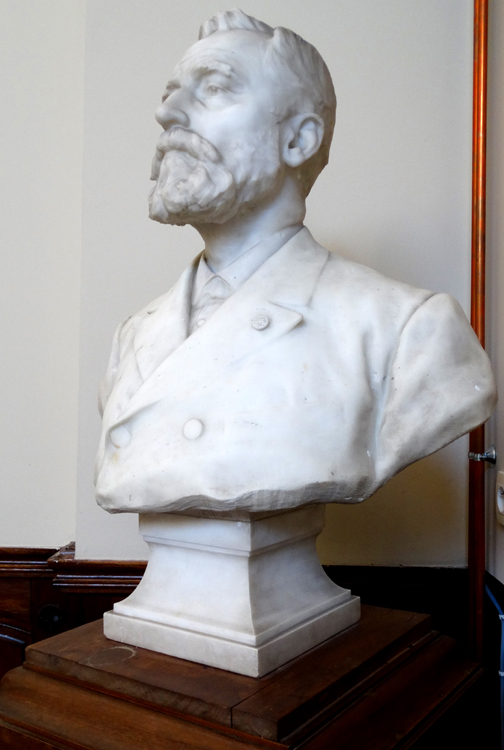 Buste de Jules Lombart, créateur du Musée et donateur de toutes ses collections